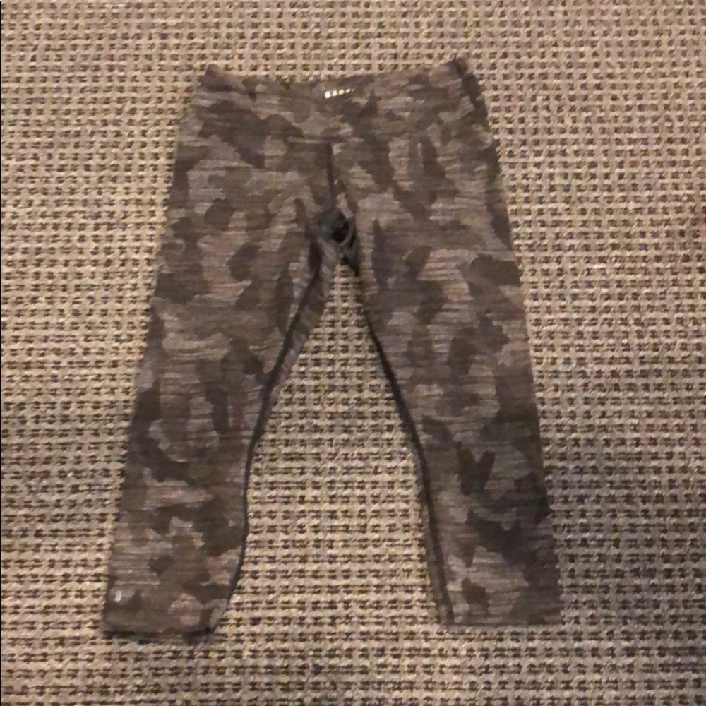 Nobull athletic crops pants